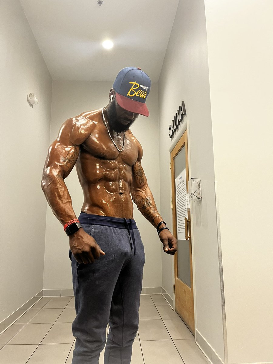 bowenb23king's tweet image. Definitely put the work in $$ #FitnessMotivation #muscles #chocolate