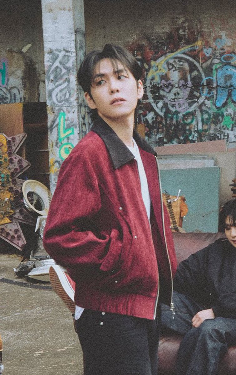 daesicck's tweet photo. wonpil in his fave colours, red black white 🥹 https://t.co/W4VEtgPOQr