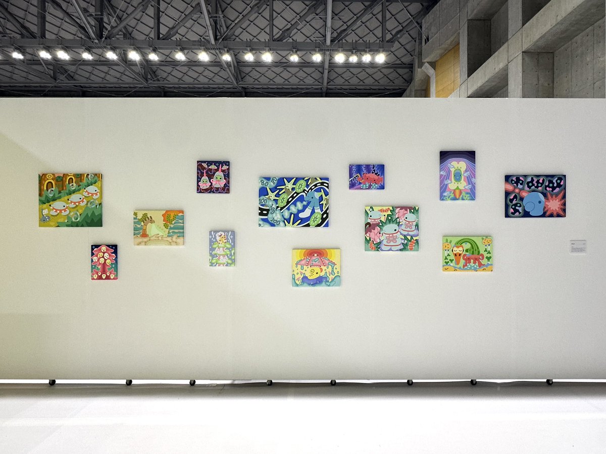 00nnnoo's tweet photo. 【お知らせ📢】

京都精華大学にて開催中の卒展に参加しています！私の作品は体育館に展示されています。ｾｲｶﾏｰｹｯﾄではﾎﾟｽﾄｶｰﾄﾞ等販売しています。是非来てください〜🏃

「京都精華大学展2026」
2026.2.11（水）-2.15（日）
京都精華大学 京都市左京区岩倉木野町137
10:00-17:00 https://t.co/gmZUFY06Wu