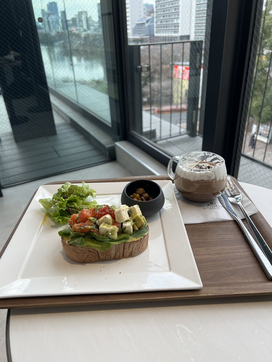 夫への本命バレンタインチョコレート買いにきたらランチ美味しそうだったから飯🍽️
最近ぼっち飯多い🥹