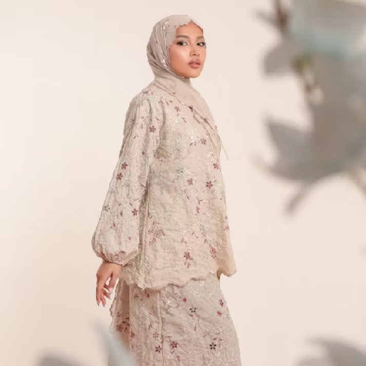 etikfiani0's tweet photo. Dress dari LOZY HIJAB🌼

A thread 
1.https://t.co/Ccj2DJ4eKc
2.https://t.co/DoSojCyEQg
3.https://t.co/7ueQst6yhJ
4.https://t.co/chno7rz7FH https://t.co/w1yhIhApWR
