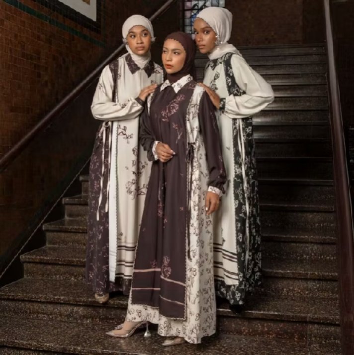 etikfiani0's tweet photo. Dress dari LOZY HIJAB🌼

A thread 
1.https://t.co/Ccj2DJ4eKc
2.https://t.co/DoSojCyEQg
3.https://t.co/7ueQst6yhJ
4.https://t.co/chno7rz7FH https://t.co/w1yhIhApWR