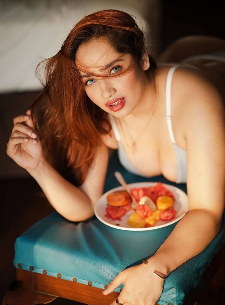 AditiMistryhot's tweet image. Fruitier than your fantasies👀🍇💋
.
.
.
#photography #portrait #indoor #fyp #explpre #aditimistry
#AditiMistryhot #BiggBoss19 #Bollywood #Actresshot 
#BiggBoss18 #fruityfour