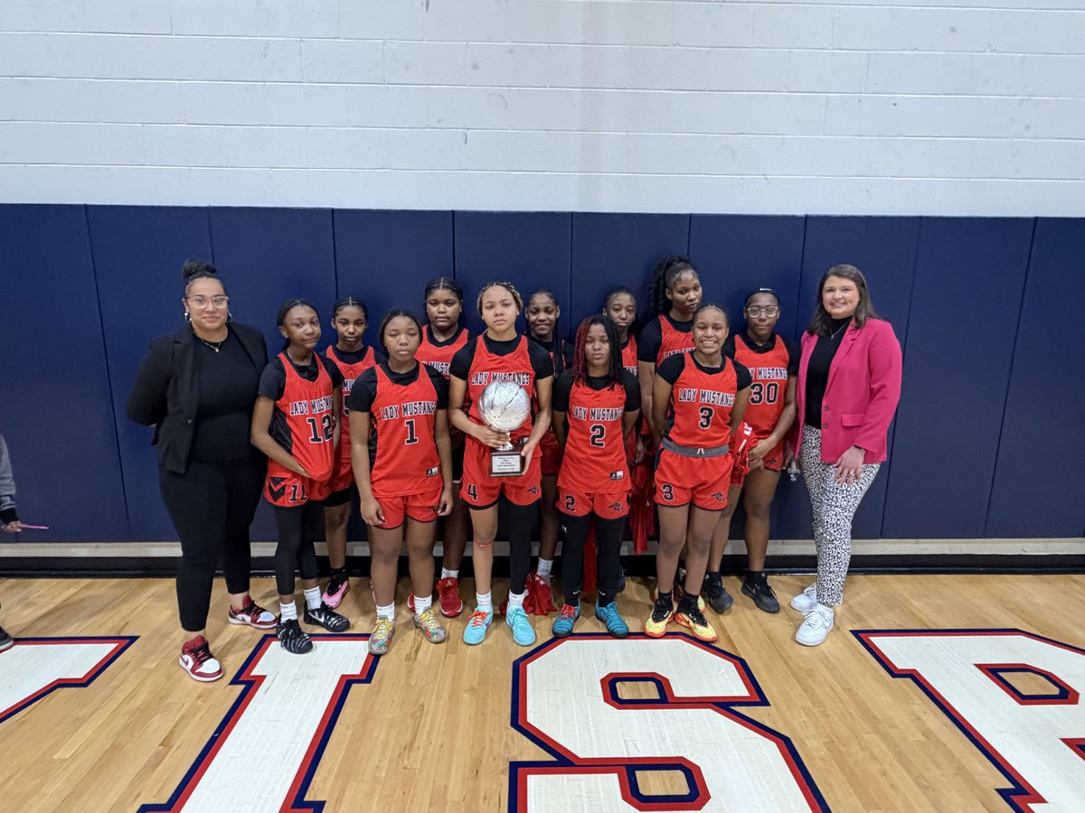 Center Hill Middle School tweet media