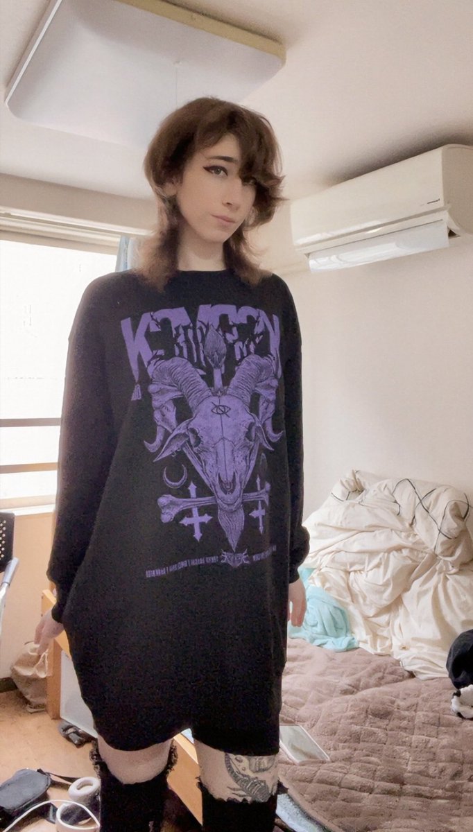 Made it to Friday 😭 I hope yall have a wonderful weekend みんなのこと大好き💜
