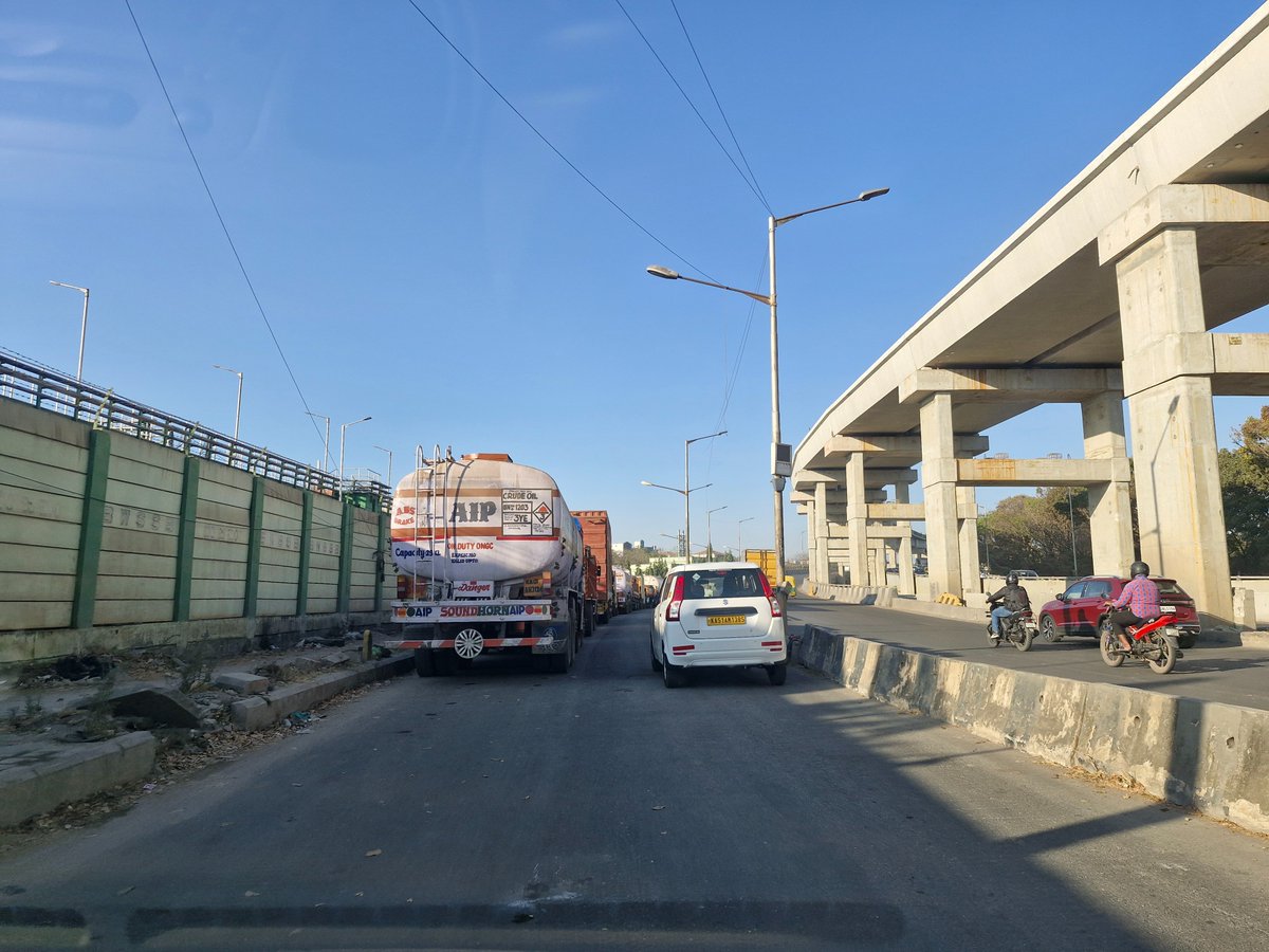 Ring road near HSR BDA blocked by trucks. Please clear <a href="/hsrltrafficps/">HSR LAYOUT TRAFFIC BTP</a> <a href="/blrcitytraffic/">ಬೆಂಗಳೂರು ಸಂಚಾರ ಪೊಲೀಸ್ BengaluruTrafficPolice</a> <a href="/BlrCityPolice/">ಬೆಂಗಳೂರು ನಗರ ಪೊಲೀಸ್‌ BengaluruCityPolice</a> <a href="/CMofKarnataka/">CM of Karnataka</a> <a href="/osd_cmkarnataka/">Office of the OSD to CM Karnataka</a> <a href="/BbmpEast/">BBMPEastZone</a> 
Can this road be patrolled and cleared of road block. Traffic jams every morning