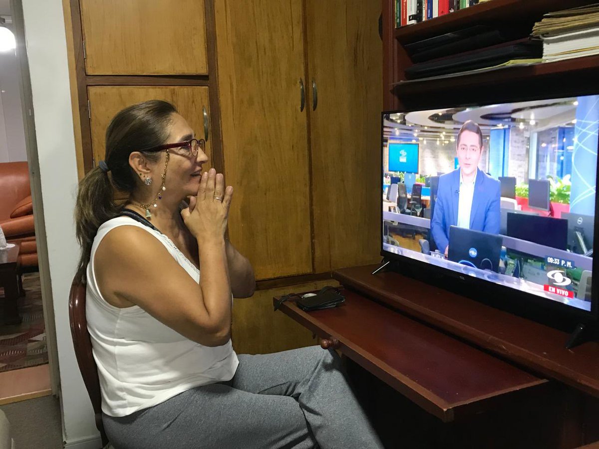 Voy a mandar a enmarcar esta foto en mi alma 
Mamá: Gracias por tu apoyo siempre y porque vivimos un sueño juntos