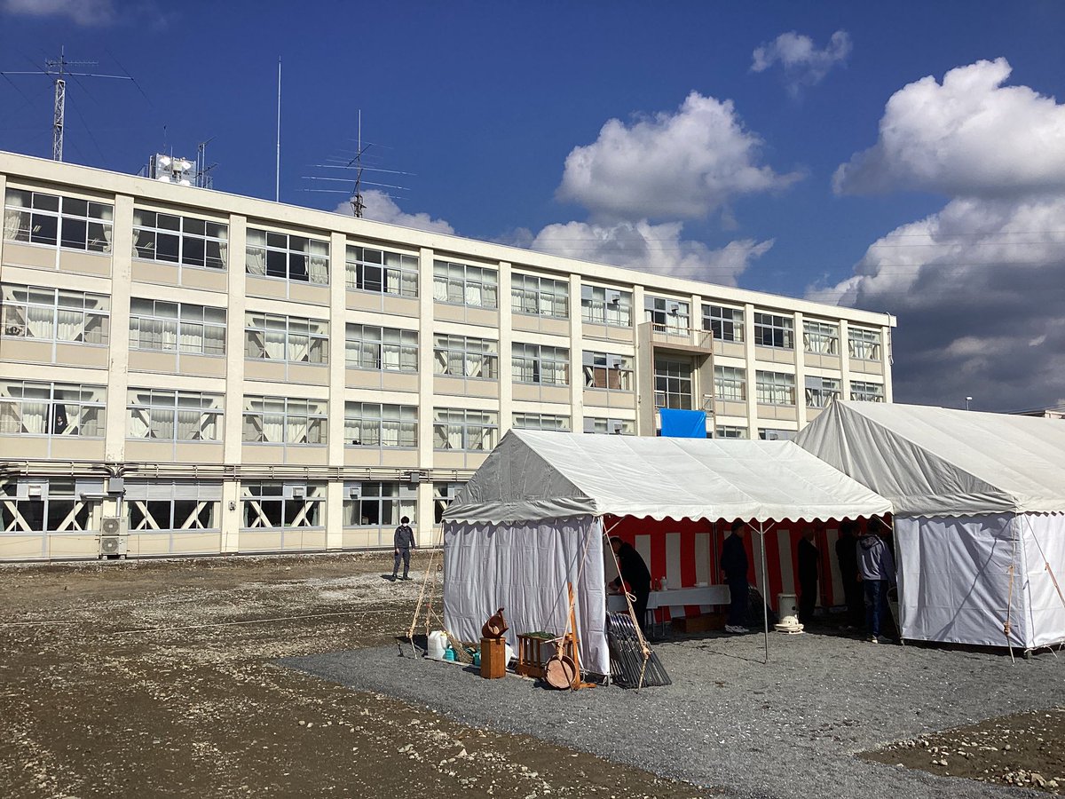 shizuokahigashi's tweet photo. 関係者の皆さまが参列し、これから始まる工事の無事を祈願しました✨
いよいよ新校舎建設が本格的に動き出します🏗️🏫

完成の日を思い描きながら、これからの進捗もお伝えしていきます🌅 https://t.co/CHv8vJZOe3