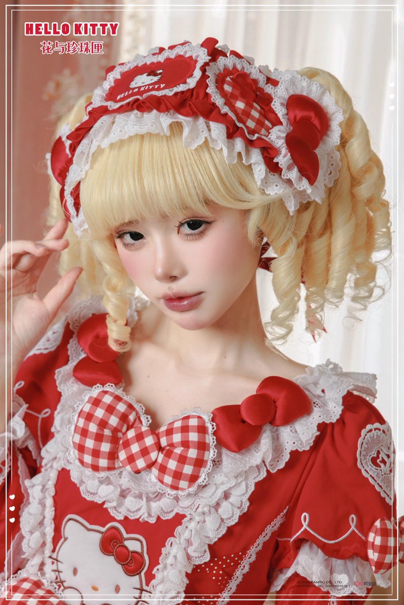 🎀ご予約受付中🌟 ♡花と真珠箱×サンリオコラボ♡ 🎀HELLO KITTYドレス