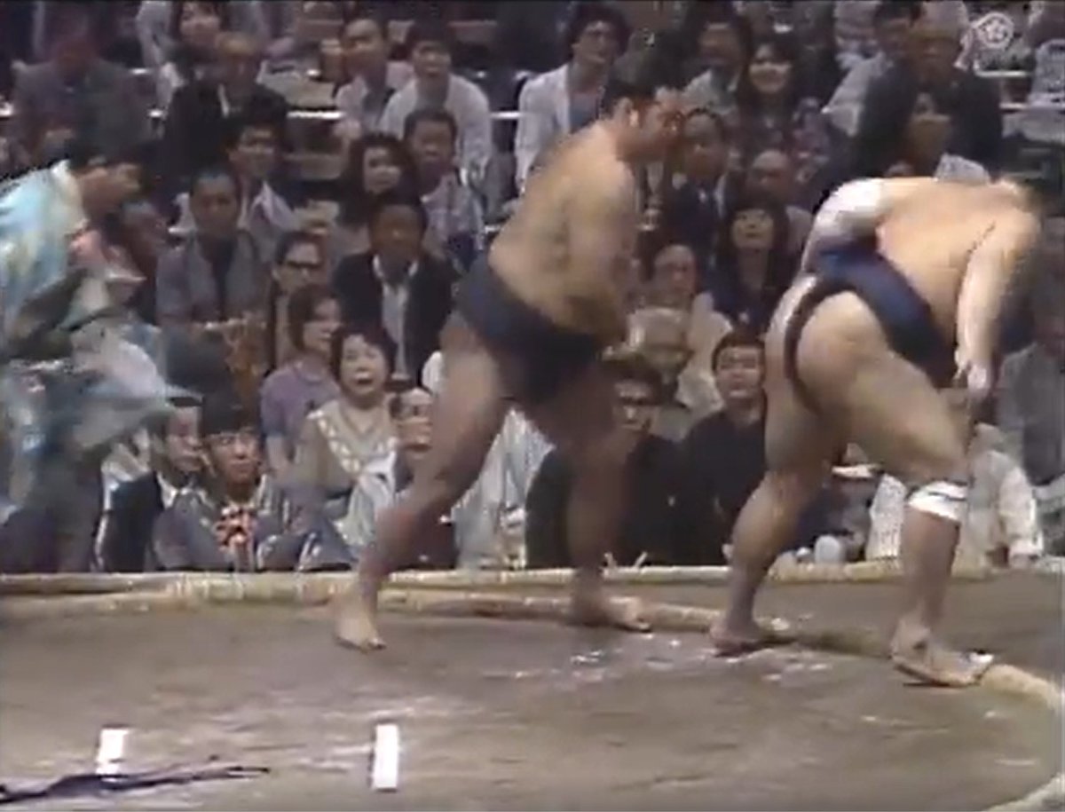 アーカイブ場所】 昭和60年五月場所中日。 天覧相撲は御前掛かりの