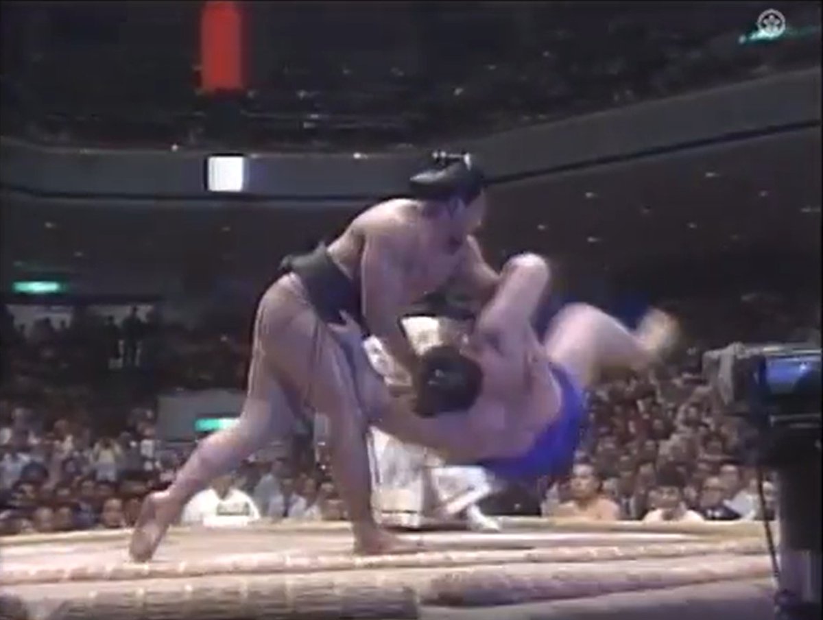 アーカイブ場所】 昭和60年五月場所中日。 天覧相撲は御前掛かりの