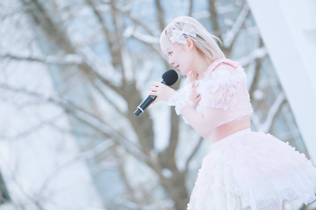 チェキで白飛びするアイドルさん…