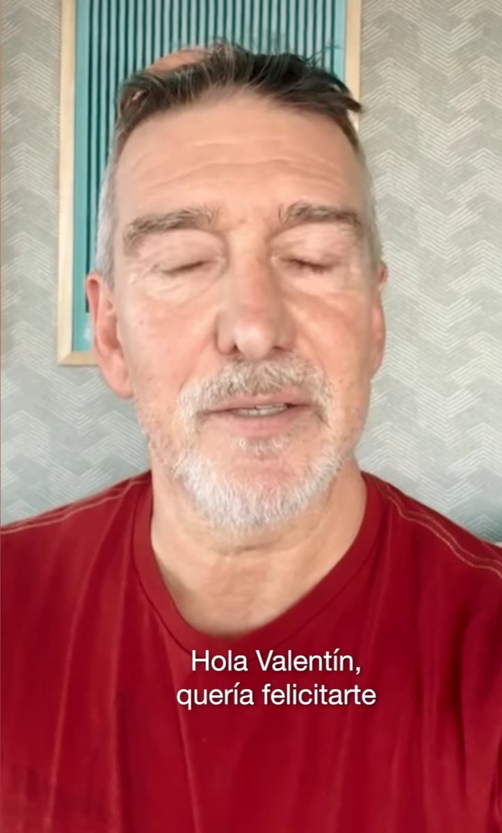 Que vergüenza <a href="/elbetocasella/">Beto  Casella</a> y toda su gente riéndose de la sexualidad de un chico que estudia ballet.
<a href="/elbetocasella/">Beto  Casella</a> amigo del Bambino Veira, defensor de Roberto Pettinato, "aplaudidor" de los chistes de Ari paluch denigrando mujeres.
Ese mismo que desembarca en <a href="/AmericaTV/">América TV</a>