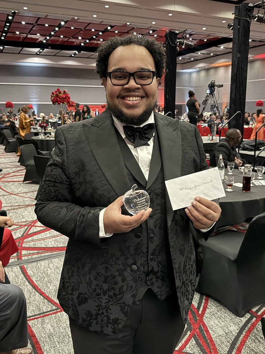 SquiresAtReese's tweet photo. We know how special he is, and so does HAASBE. Our very own @Mrjceducates is the 2nd runner up for HAASBE Teacher of the year! #OwnsHisIMPACT https://t.co/N56KTkyRnm