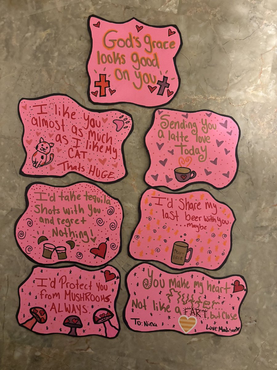 queen___madison's tweet photo. Customized Valentines Day cards💘 https://t.co/xkYlx58gBI