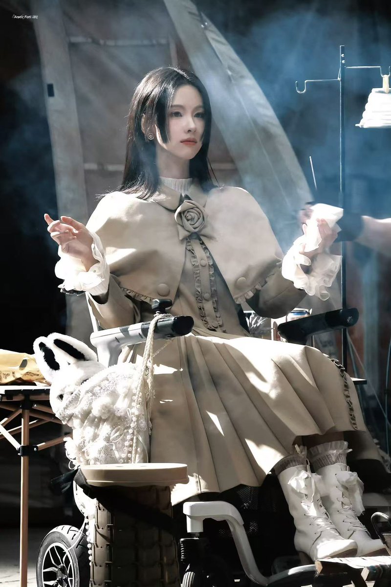 BowieX1998's tweet photo. Welcome to THE DOLL GAME
#ChenDuling 
#陈都灵 
#陈都灵白幼薇
#陈都灵今天也没变成玩偶呢 https://t.co/3lbBHWsB0t
