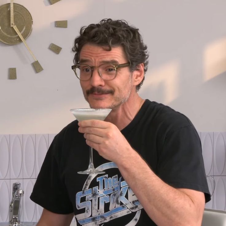 ㅤ
ㅤㅤㅤㅤsips nectar.
ㅤ