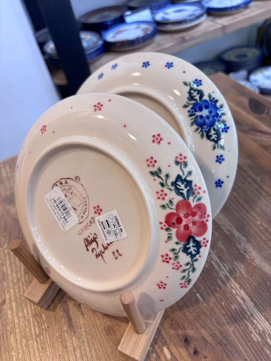 神戸直営店。VENA社U446とU420柄。ネットと自由が丘直営店では売り切れ