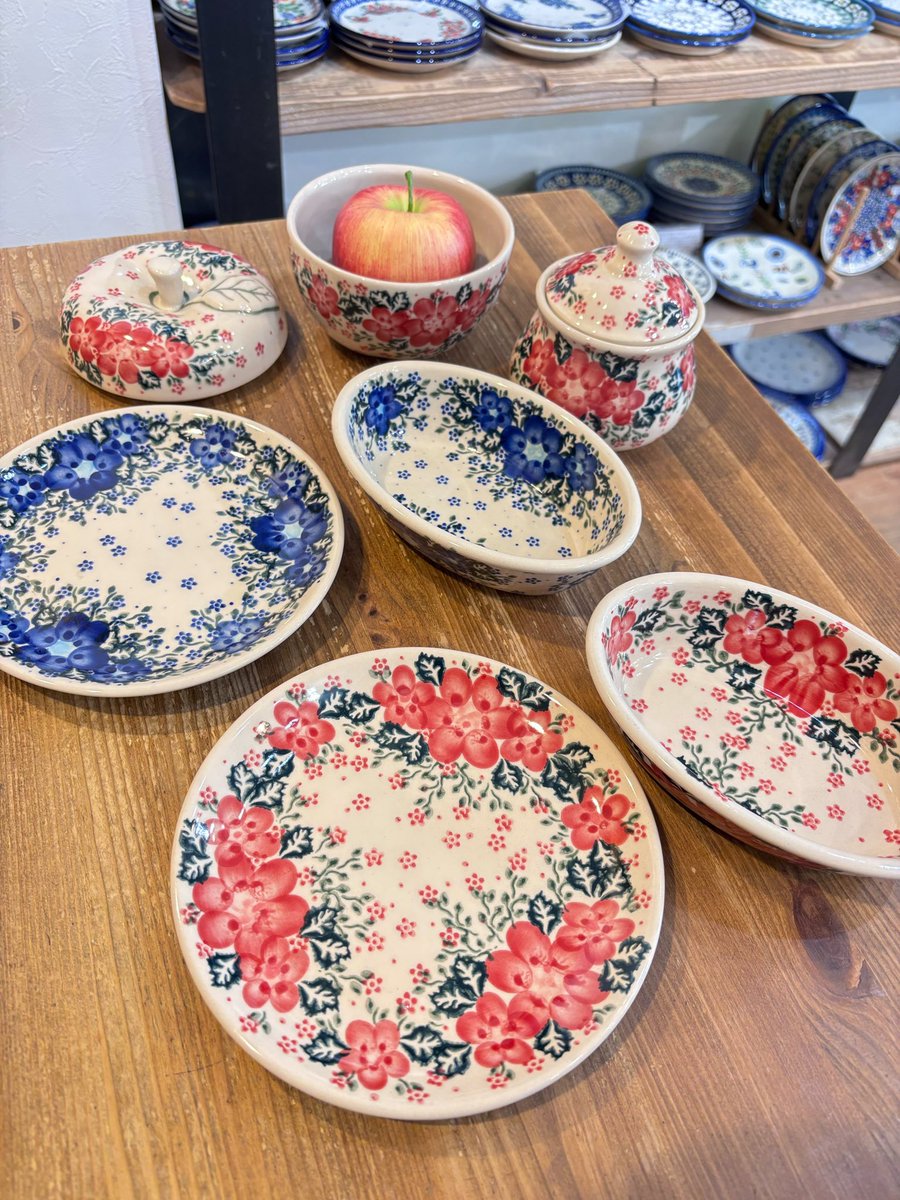 神戸直営店。VENA社U446とU420柄。ネットと自由が丘直営店では売り切れ