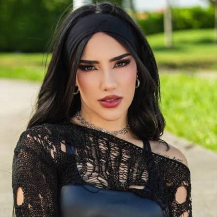 enelbmw's tweet photo. Kimberly Loaiza VS Kenia OS 
(Música) 

Kimberly Loaiza
23,8M (Seguidores)
3,99B streams (Proyectos Propios) 
Álbum debut — 1,1B streams
Peak de oyentes — 50,8M

Kenia Os 
12,6M (Seguidores)
3,88B streams (Proyectos Propios)
Album debut — 732M streams
Peak oyentes — 29,8M https://t.co/bLEY0sEWp6