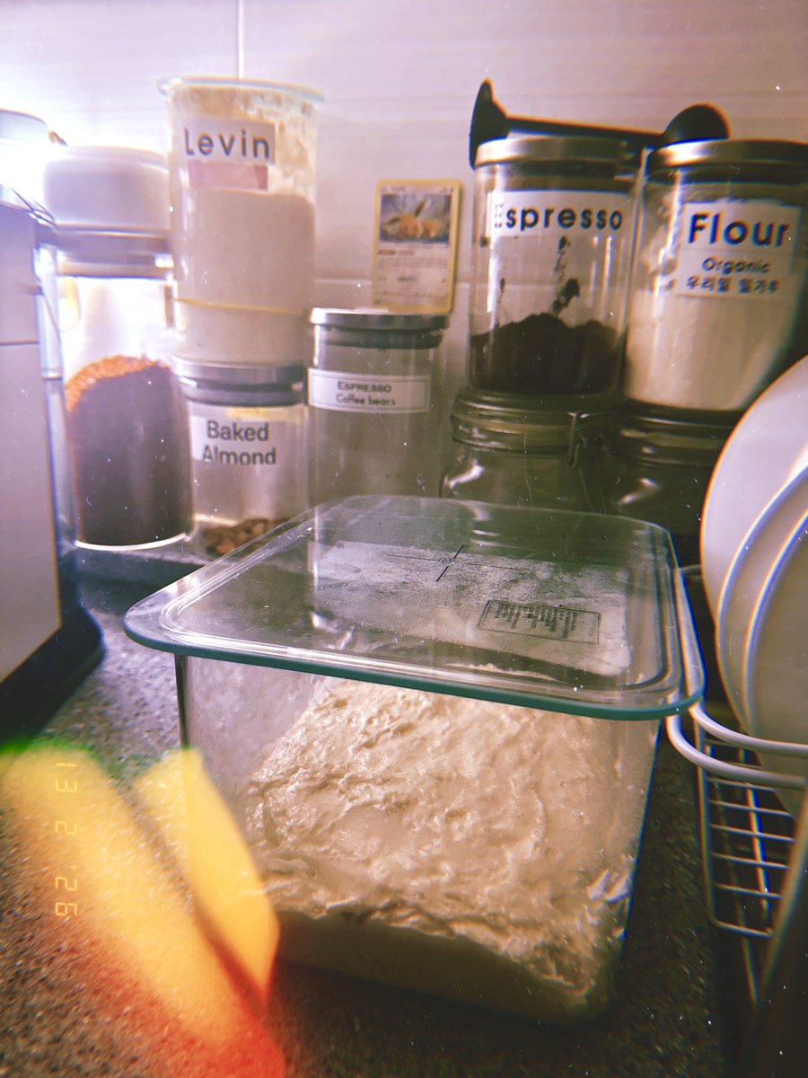drewstar___'s tweet photo. 솩쌤 가시자 마자 오븐에 들어가기 직 전 바게트에 쿠프 넣어준 청소년 땡큐✨🗡️🥖 더블에스프레소 눌러준 영국 사람도 cheers ☕️#coffeeoclock #Sunny6 #F13Jan2026 https://t.co/g3W4RiDvvI