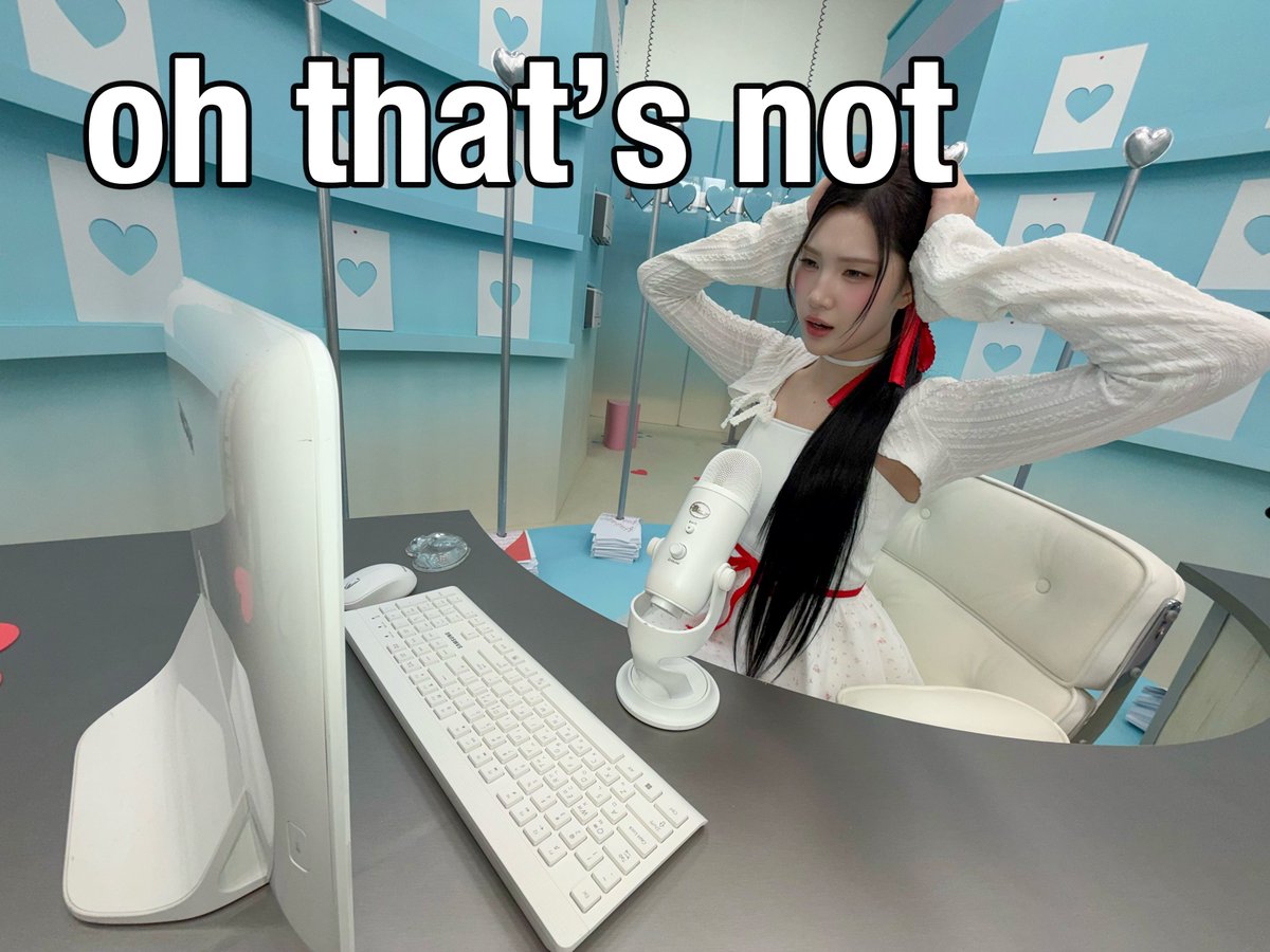 a normal day in S2U company…

#Hearts2Hearts #하츠투하츠 #H2H 
#RUDE! #Hearts2Hearts_RUDE!