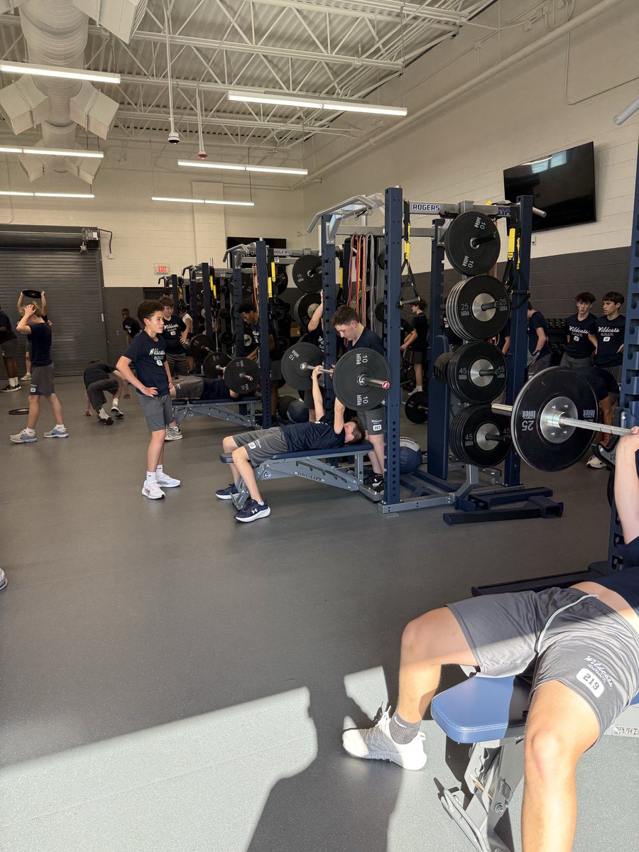 RogersAthletics's tweet photo. Solid day in the weight room for the Wildcats 💪🐾 with no school tomorrow, we added a little #ArmFarmFriday to finish it off 😤 Boys have really started to attack each day! @WGHSFootball https://t.co/KRDpOAXxeY