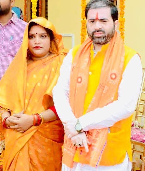 उत्तर प्रदेश सरकार में यशस्वी, लोकप्रिय राज्यमंत्री खाद्य एवं रसद तथा नागरिक आपूर्ति, विधानसभा दरियाबाद से लोकप्रिय/ जनप्रिय मा. विधायक विकास पुरुष भाई <a href="/SatishSharmaBBK/">Satish Sharma BJP</a> जी को वैवाहिक वर्षगांठ की हार्दिक बधाई एवं ढेर सारी शुभकामनाएं!
माँ पितांबरा की कृपा सदैव आप दोनों पर बनी रहे!