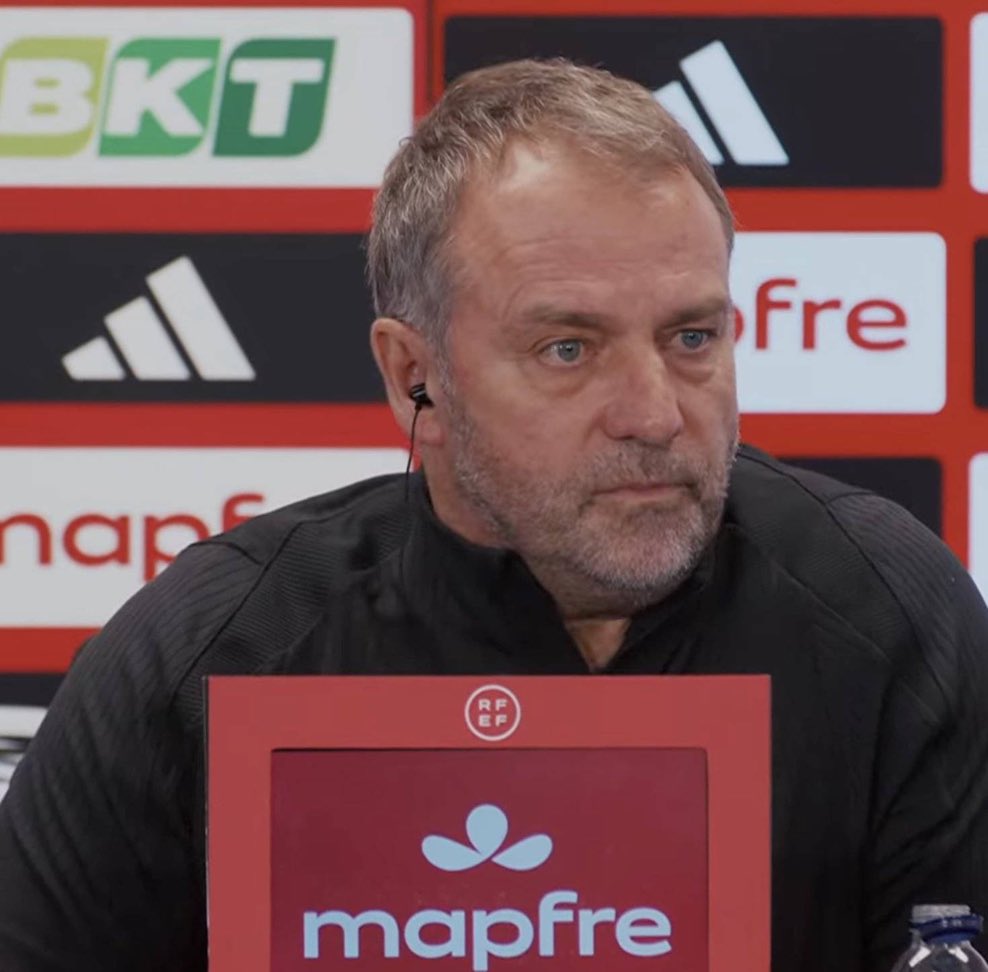 Q. Do you know how to do a second leg comeback vs Atletico Madrid?

Hansi Flick: "Ask Cristiano Ronaldo." 🐐