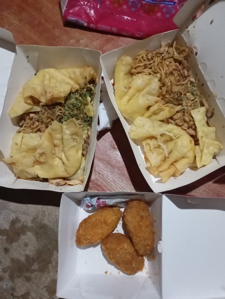 apaguelupa tweet media