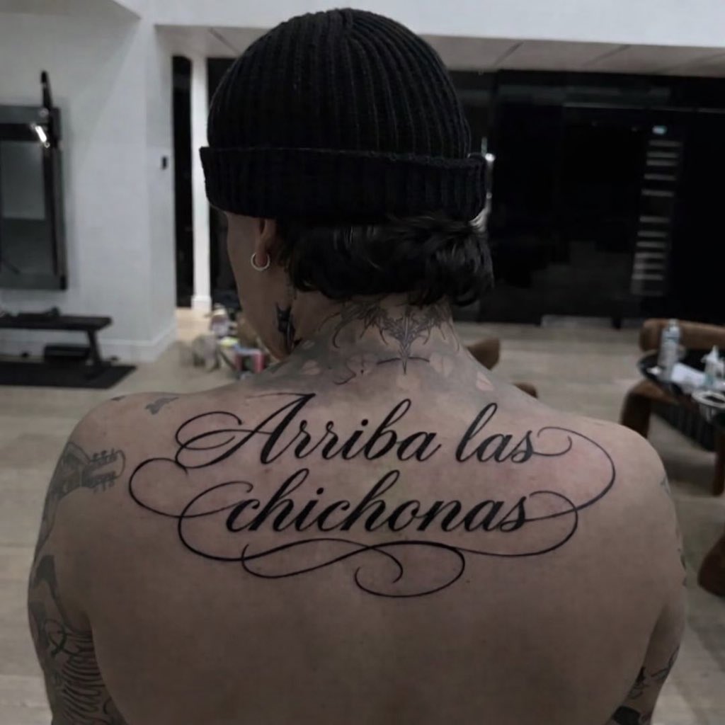 nuevo tatuaje de Junior h 🔥