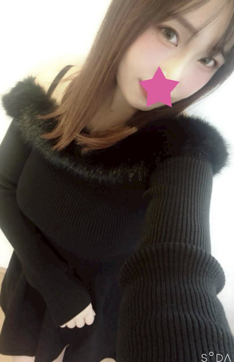 sea_world6438's tweet photo. 久々に昼間デートしました🫶
しゃがんだら後ろからパンツが見えるミニワンピを着て街中デートからのホテル😆
すれ違う人みんなの目線が凄かった🤭
これ見て興奮しない人いるのかな？笑

#可愛い彼女
#愛嬌たっぷり
#甘々でえっち
#抱きたい人募集中

#見たらいいね
#見たらリポスト

. https://t.co/O7lpPgSUl1