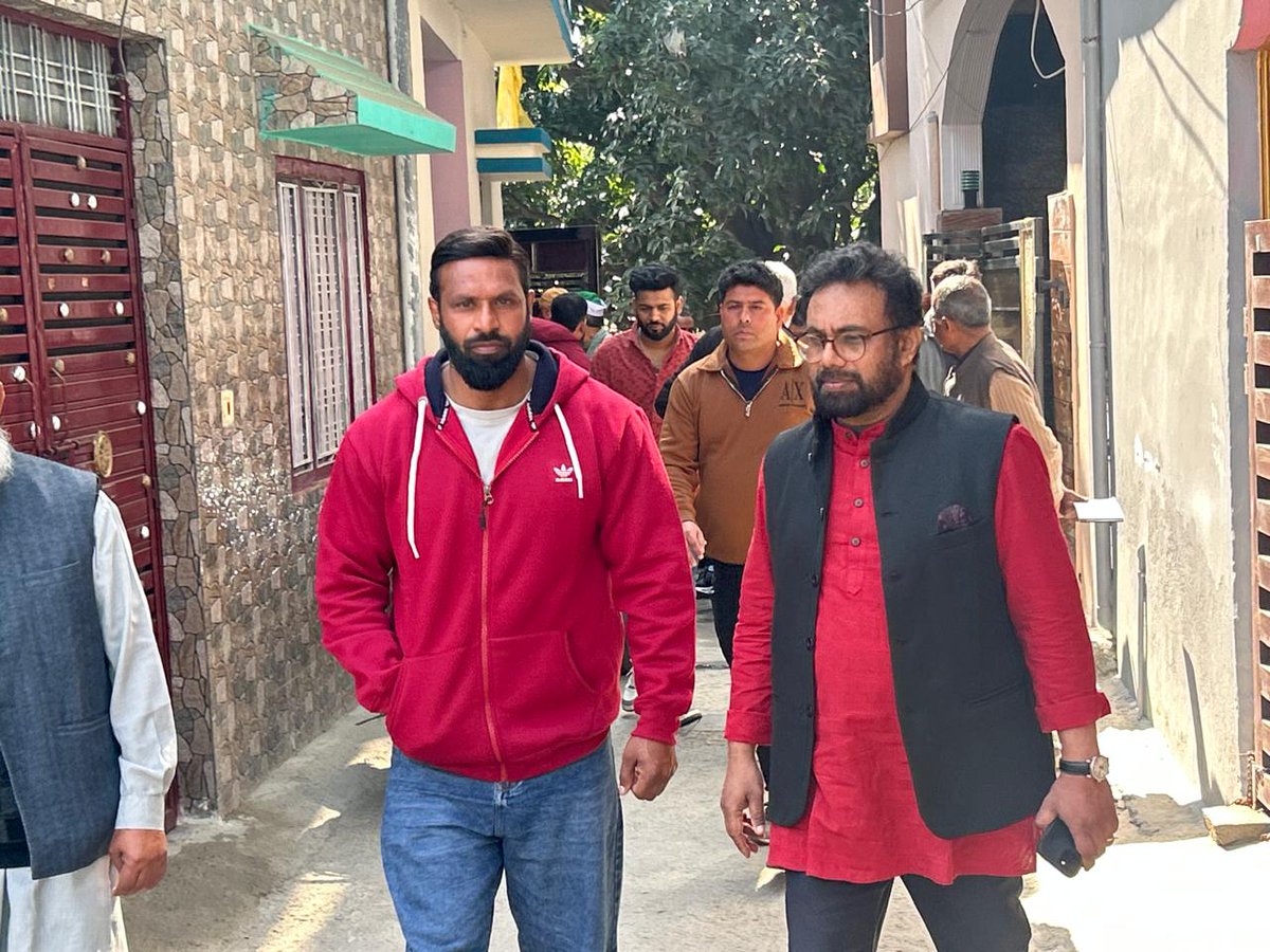 I recently visited “Mohammad Deepak” in Kotdwar, Uttarakhand. My conscience urged me to support him, as he has emerged as a true beacon of hope at a time when hate and division are spreading even into unexpected corners of society.
Deepak may not have fully realized the profound