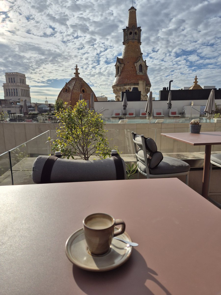 Es divertida, valiente, buena persona, comprensiva, luchadora, auténtica, independiente, madre y mi confidente. Son adjetivos que encuentro en tí para acompañar tu belleza y sensualidad que Dios te dio <a href="/Veronicapg39/">𝒱ℯ𝓇ℴ 🐟</a>. Muchísimas felicidades en tu día. Hoy el café va dedicado...