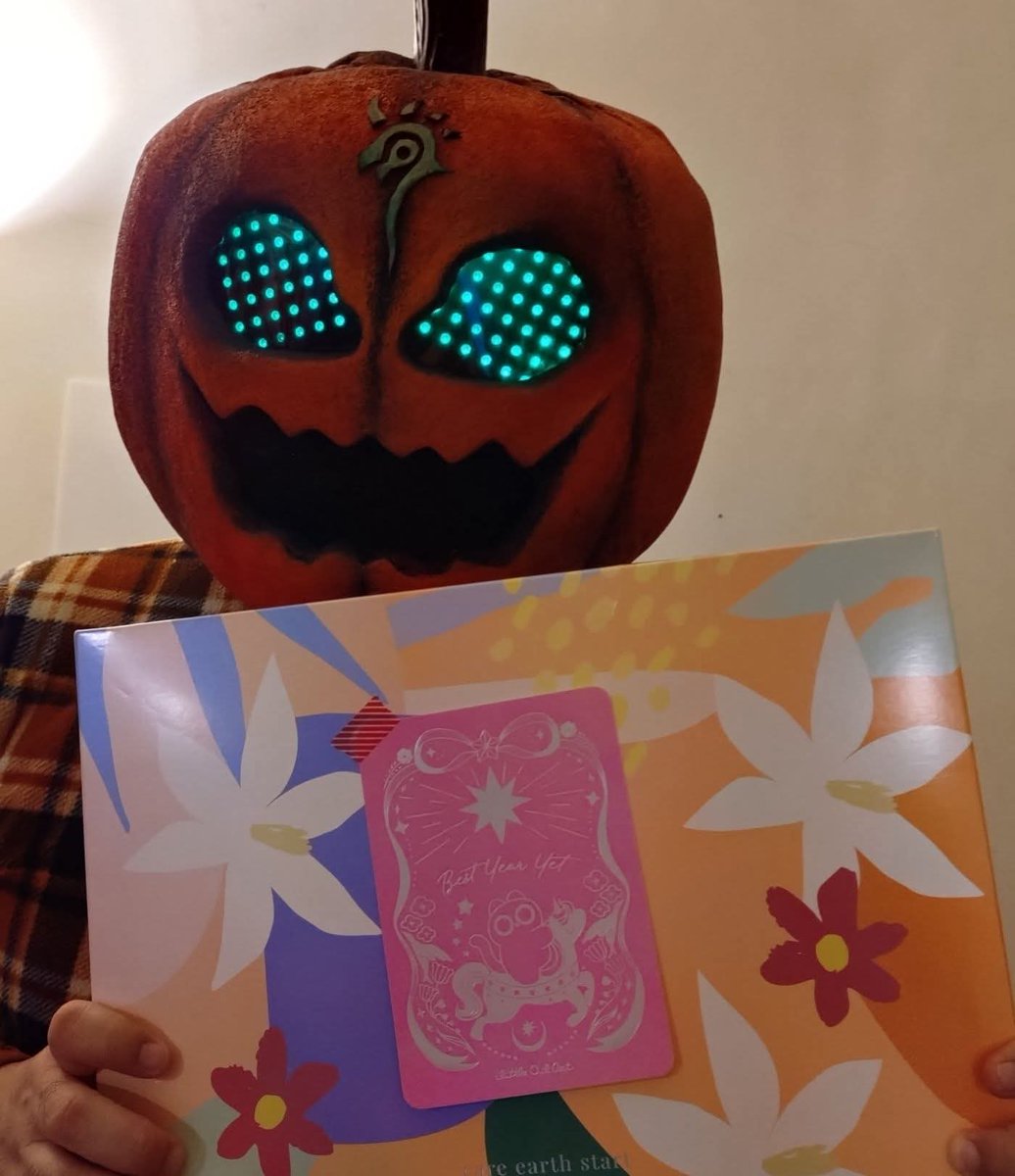 謝謝 葉開罐工作室 的新年祝賀，不論在遊戲或文化產業，這座島嶼上都有許多團隊孜孜不倦地為了理想耕耘，成為點亮創作夜空的閃耀群星，期待《夢閃少女》持續發光發熱！GOGOGO！