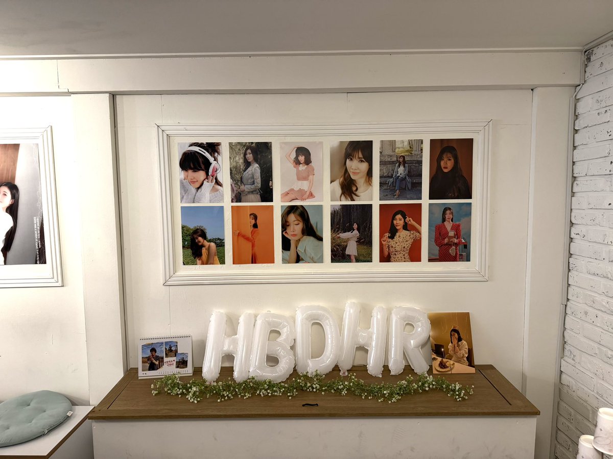 Sunshine_for_h's tweet photo. ☀️D+1 
⛤𝓢𝓾𝓷𝓼𝓱𝓲𝓷𝓮_𝓯𝓸𝓻_𝓱  해처럼빛나리⛤ 
1일차 오픈했습니다! 

해시태그로 사진과 함께 방문 후기를 남겨주시면 추첨을 통해 폴라+북마크 세트를 보내드립니다✨

#Happy_Haeri_Day
#영원히_해처럼_빛나리 https://t.co/8rd0iDBfjM
