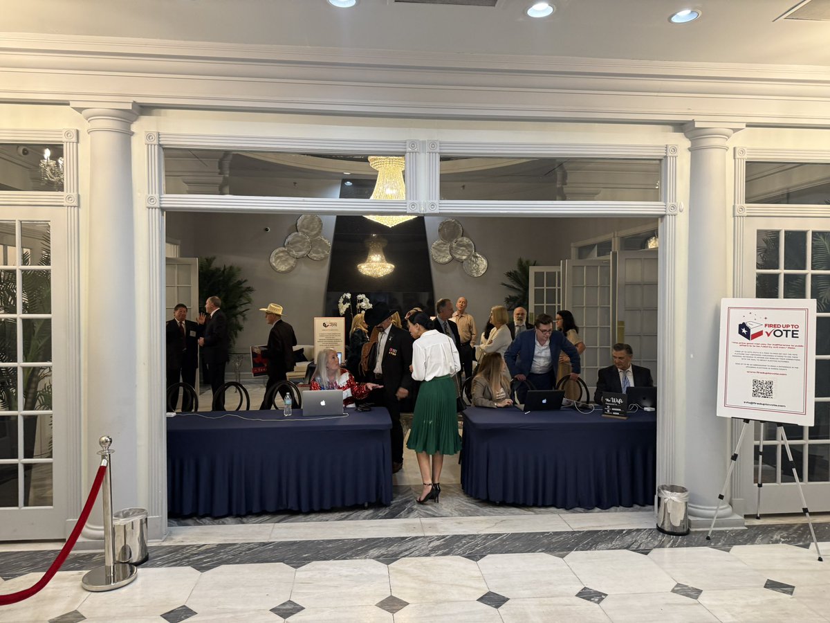 honisraelgarcia's tweet image. A very well attended event! I met several voters who are ready to VOTE RED! #hcrp #gop #harriscountygop #suvotoessuvoz #sisepuede