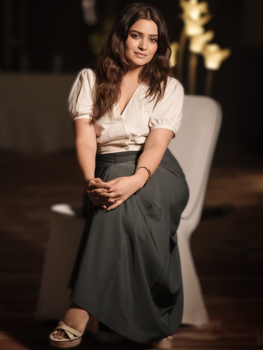 Weekendvibes_'s tweet image. Divya Pillai 🤍

#Divya #DivyaPillai