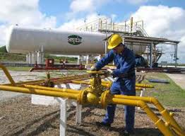 #Rusia prepara envío de petróleo a #Cuba como ayuda humanitaria. ¿Cómo responderá #EEUU. ante esta medida? 📷 #Geopolítica #Bloqueo" <a href="/mariofsabines/">Mario Sabines Lorenzo</a> <a href="/CaridadPoey/">Marieta Poey Caridad</a> <a href="/LuisAlbertRodr/">Luis Alberto Rodriguez</a> <a href="/odacuba/">Odalys Miranda</a> <a href="/AnaGonzlezGoic1/">Ana González Goicochea</a> <a href="/Josemiguelsolis/">José Miguel</a> <a href="/gpppmatanzas/">Gobierno Provincial del Poder Popular en Matanzas</a>