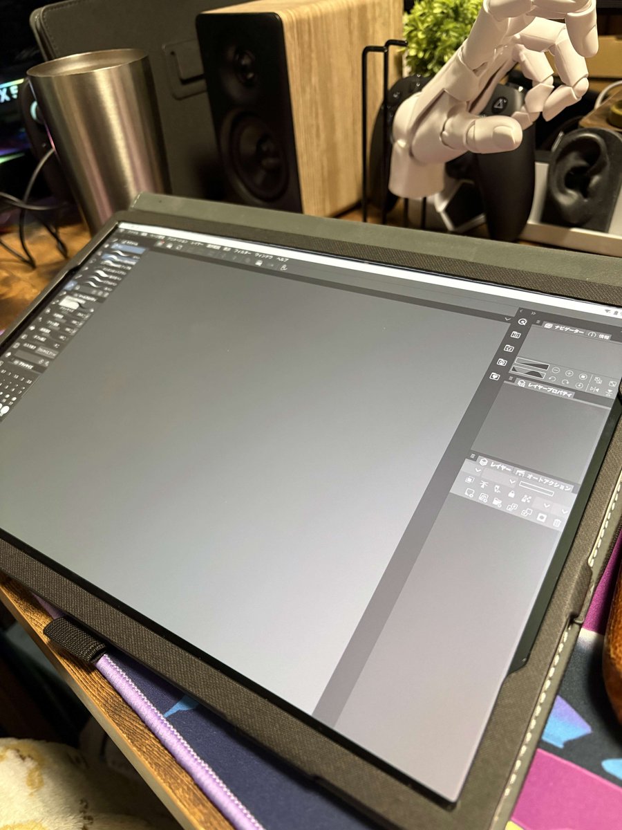 MovinkPad Pro 14を仕事原稿で数か月がっつり使ってみた感想。
 ■良かった点 
・線画原稿まで、仕事として十分つかえるスペック。 
・外出先で、ワコム製の描き味でどこでも仕事ができる
・タブメイト（２じゃなくて１）が使える 
・ペン充電が不要  
・作業スピードが上がった
■微妙な点 →続く