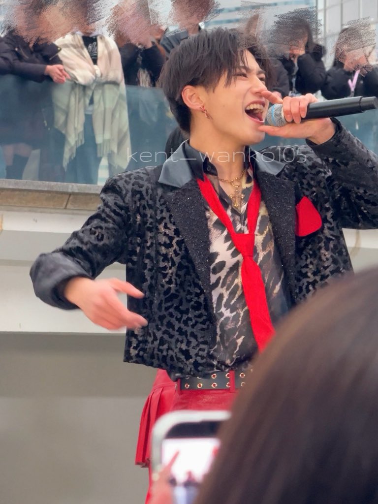 kent_wanko105's tweet image. 豊洲ﾘﾘｲﾍﾞで賢人の良い顔たくさん撮れた➰⭐️
歌って踊ってる姿がいっちばんｷﾗｷﾗしててだいすき
#龍宮城 #龍宮城リリイベ #米尾賢人 #KENT