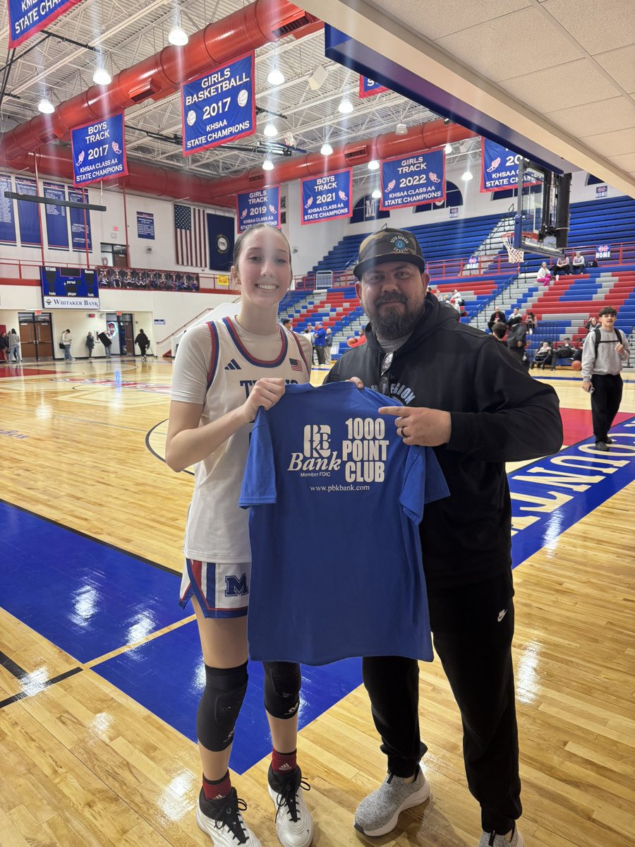 Welcome to the <a href="/PBKBankKY/">PBK  Bank</a> 1000 pt club Izzie Carlton!!!

Shirt delivered ✅

<a href="/ebayguruEric/">Eric Ralston</a>