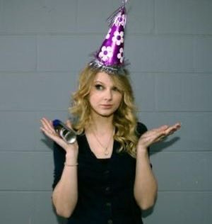 cloudschastain's tweet photo. ITS MY BIRTHDAY, to na minha era the life of a birthday girl https://t.co/HSYpqLh5Uf