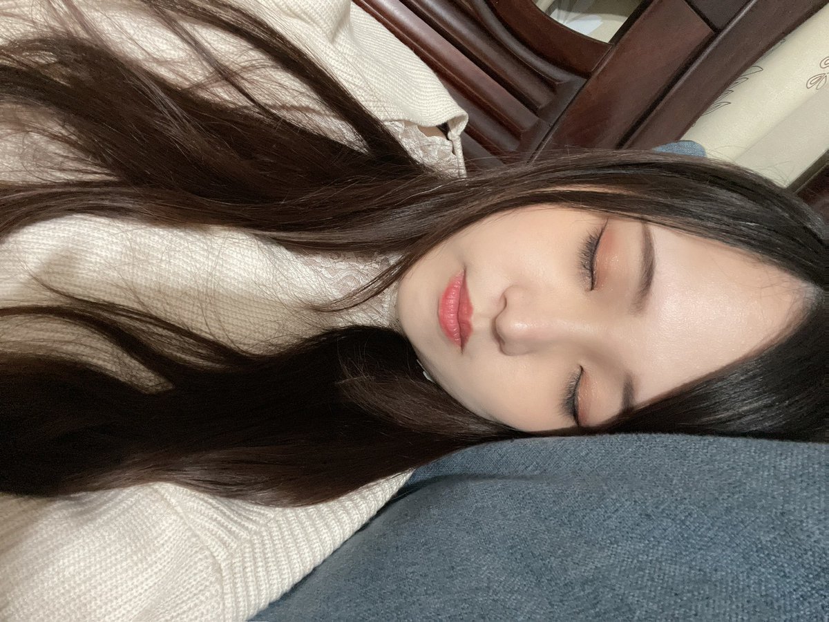 高雄情侶 小優&Leo tweet media