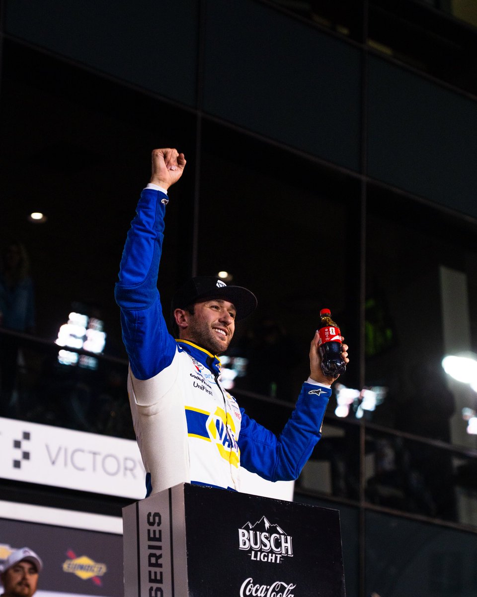 DAYTONA's tweet photo. Chasin’ Chase!

@chaseelliott wins the second #DuelAtDAYTONA! https://t.co/KQTyZi343Z