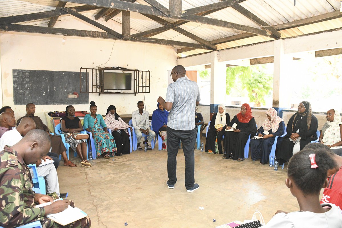 actionlife_Ke's tweet image. \Action Life convened a Learning &amp;amp; Sustainability Workshop in Lamu, bringing together govt, security actors &amp;amp; youth groups to reflect on lessons and strengthen youth-led livelihoods in apiculture, fisheries, cassava &amp;amp; cashew value chains.##YouthEmpowerment #BlueEconomy