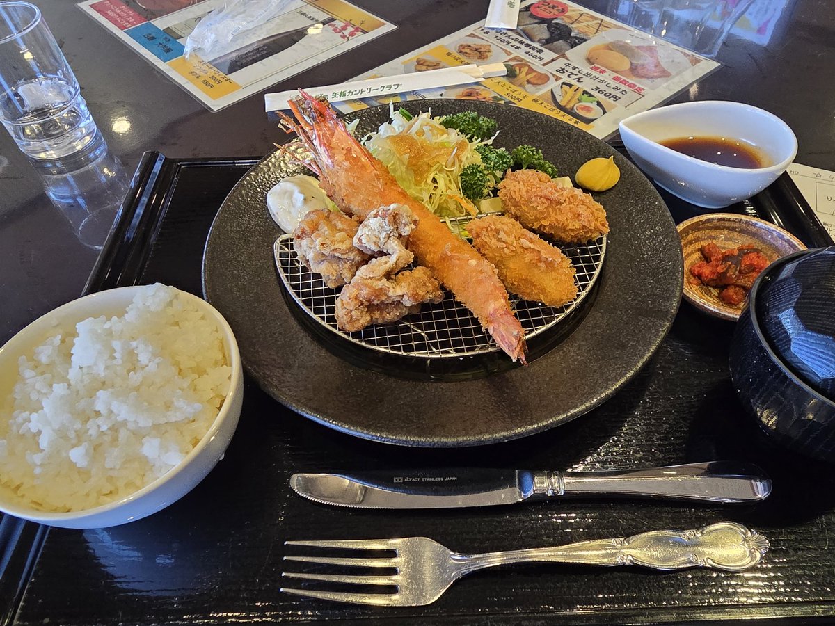 Rascal_sh's tweet photo. ミックスフライ定食 https://t.co/creGukuP03