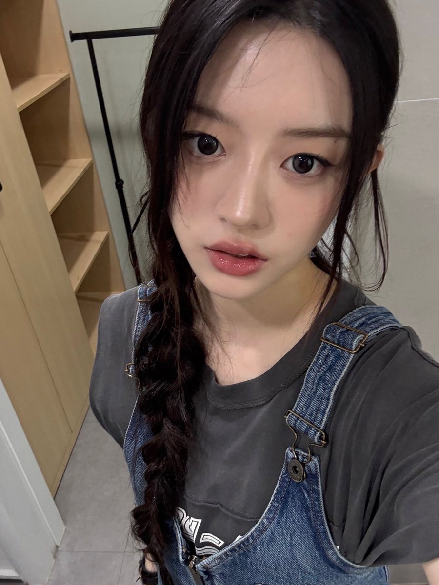 ILLIT WEVERSE tweet media