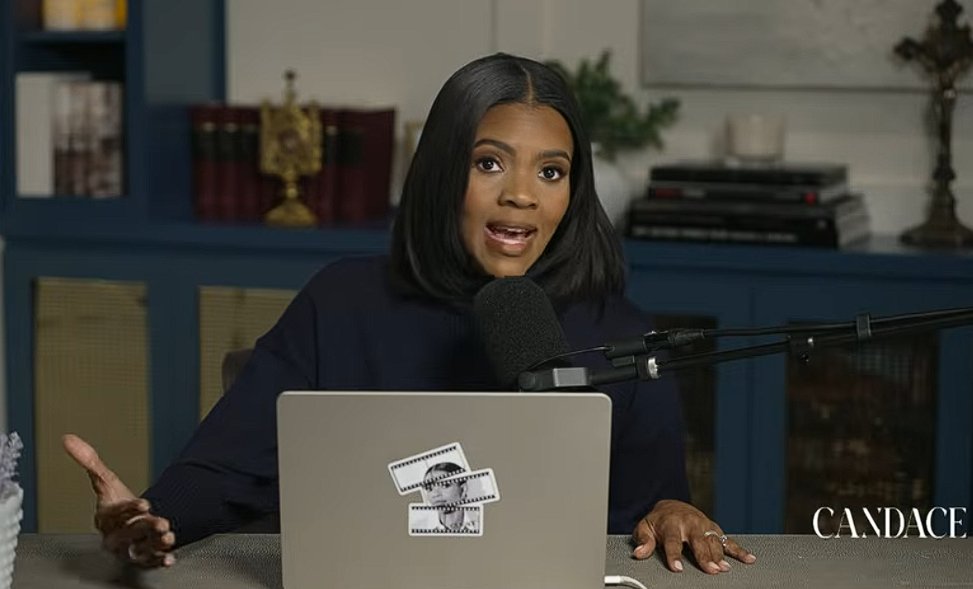 ai_qube_fr's tweet image. 🔥Erika #Kirk a envoyé des textos à caractère sexuelle à une gamine de 15 ans l'incitant (sans l'accord de ses parents) à rejoindre un homme pour se faire prendre en photo (!)
#Candace a contacté la jeune fille qui a maintenant 27 ans et qui confirme ces faits! #Erika travaillait…