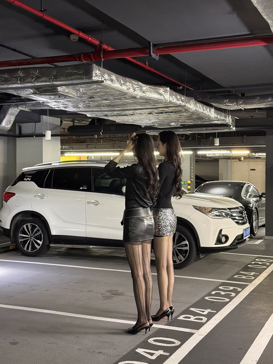 fanjiahui2020's tweet photo. 我感觉这个号死了，都没有流量，我发那么多女神都没流量，反而盗我图和视频的流量高的不行！气死我了！ https://t.co/6CyEHq0dRC